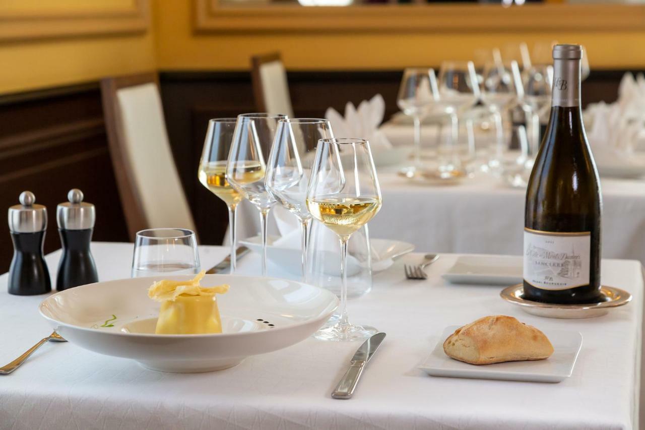 Hotel Restaurant Famille Bourgeois "La Cote Des Monts Damnes" Sancerre Dış mekan fotoğraf